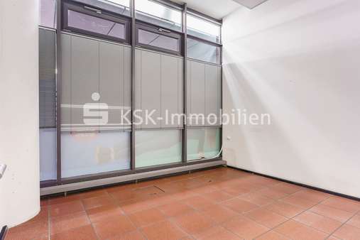 126565 Raum - Ladenlokal in 53721 Siegburg mit 143m² mieten