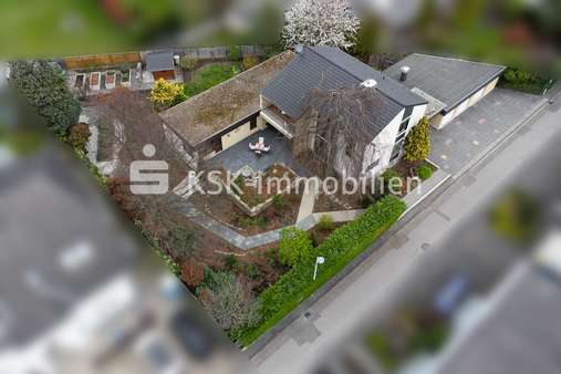 131385 Drohnenaufnahme - Zweifamilienhaus in 50374 Erftstadt / Liblar mit 257m² kaufen