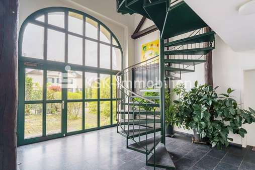 130684 Treppenhaus - Dachgeschosswohnung in 50997 Köln / Meschenich mit 47m² kaufen