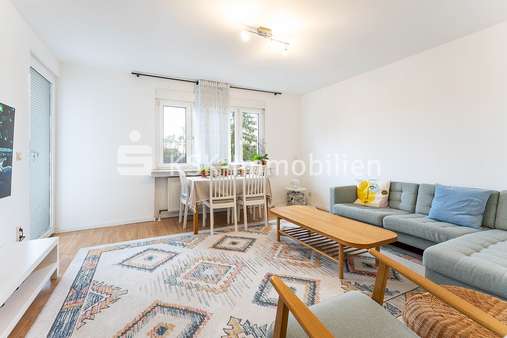 129231 Wohnzimmer - Etagenwohnung in 51427 Bergisch Gladbach mit 62m² kaufen