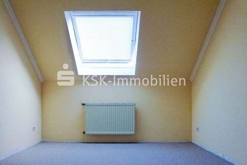127751 Zimmer Dachgeschoss - Einfamilienhaus in 50126 Bergheim mit 131m² kaufen