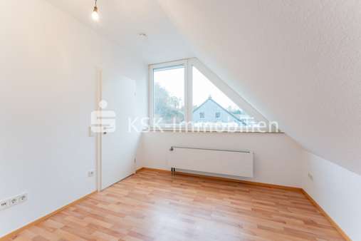 132094 Schlafzimmer - Dachgeschosswohnung in 51580 Reichshof / Denklingen mit 50m² mieten