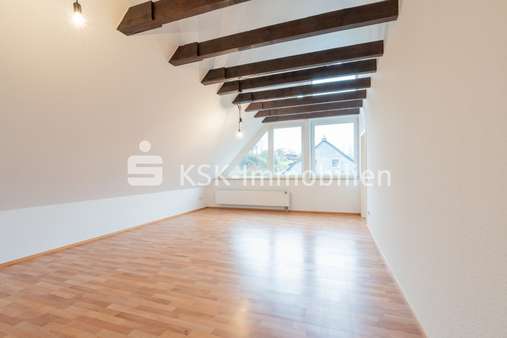 132094 Wohnzimmer - Dachgeschosswohnung in 51580 Reichshof / Denklingen mit 50m² mieten