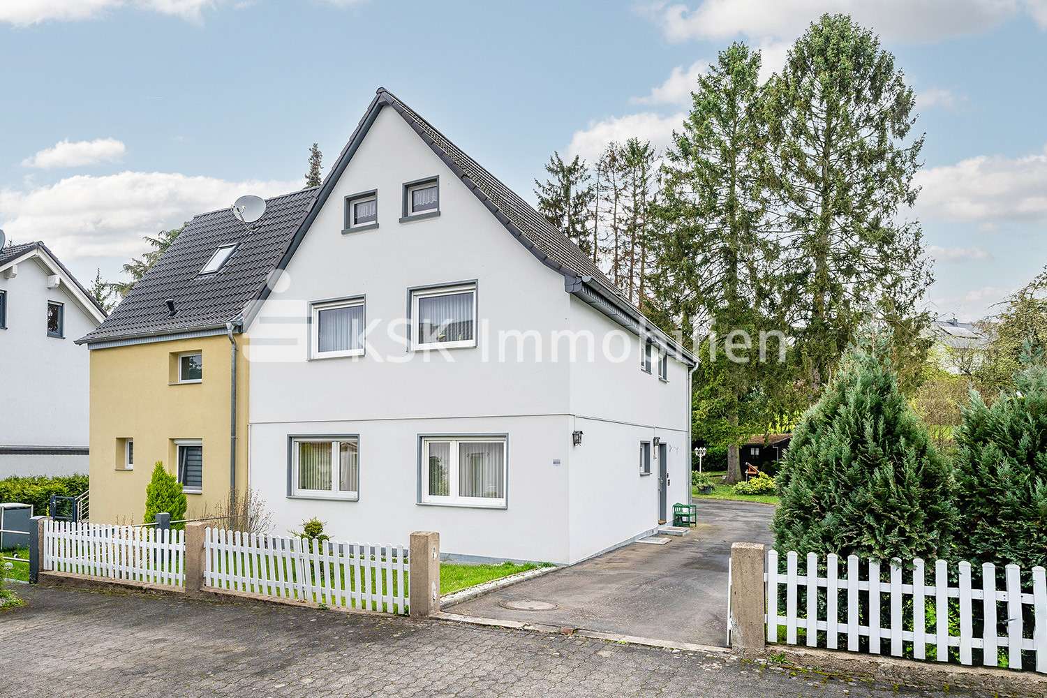 130738 Außenansicht - Zweifamilienhaus in 51465 Bergisch Gladbach mit 120m² kaufen