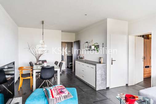 130260 Wohnzimmer Erdgeschoss - Maisonette-Wohnung in 51109 Köln mit 99m² kaufen