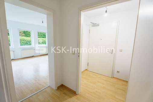 125237 Flur - Souterrain-Wohnung in 53604 Bad Honnef mit 67m² kaufen