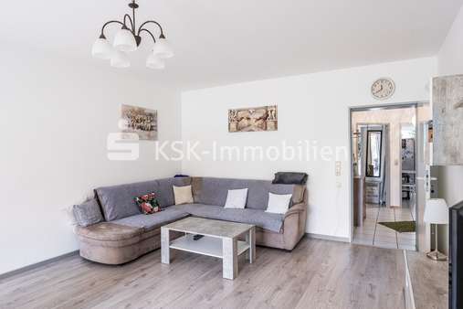 130052 Wohnzimmer - Erdgeschosswohnung in 50321 Brühl mit 78m² kaufen