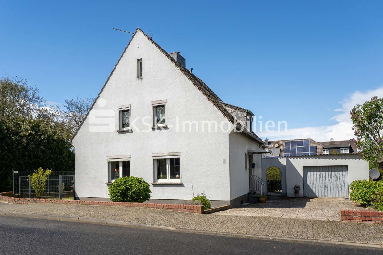 130970 Vorderansicht  - Einfamilienhaus in 52511 Geilenkirchen / Lindern mit 120m² kaufen