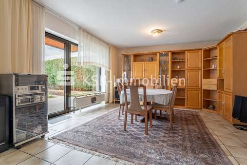 130512 Wohn- und Esszimmer Erdgeschoss - Einfamilienhaus in 50171 Kerpen / Blatzheim mit 145m² kaufen