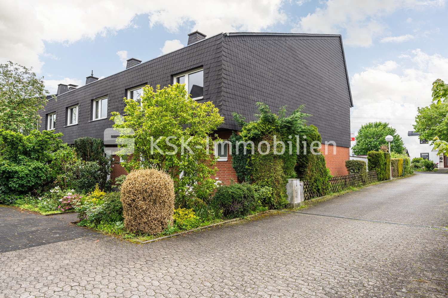 132667 Außenansicht - Reihenendhaus in 53340 Meckenheim mit 187m² kaufen