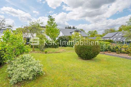 125876 Garten - Zweifamilienhaus in 51469 Bergisch Gladbach / Hand mit 116m² kaufen