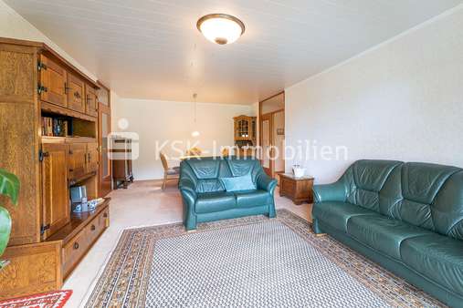 130112 Wohnzimmer - Etagenwohnung in 51766 Engelskirchen mit 76m² kaufen