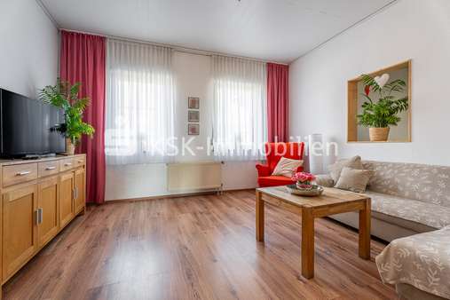 131987 Wohnzimmer - Einfamilienhaus in 50189 Elsdorf mit 130m² kaufen