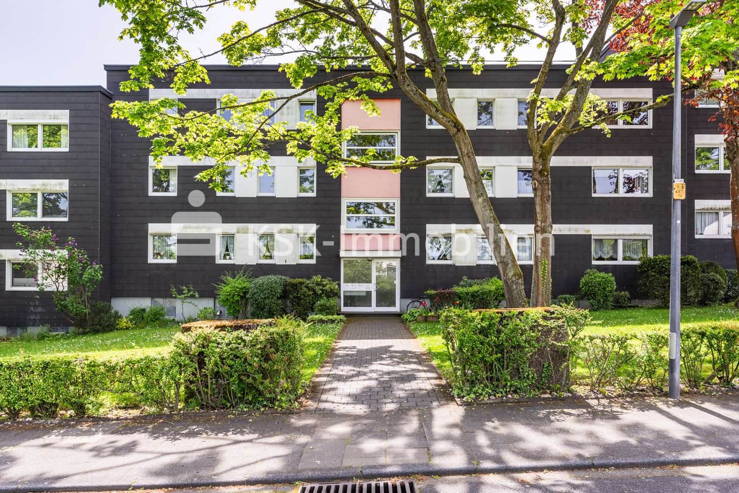 130201 Außenansicht - Etagenwohnung in 50321 Brühl mit 96m² kaufen