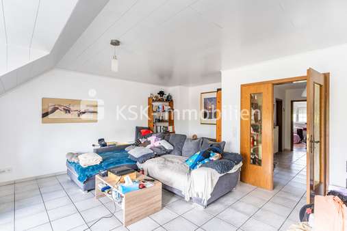 131166 Wohnzimmer  - Etagenwohnung in 50321 Brühl mit 92m² kaufen