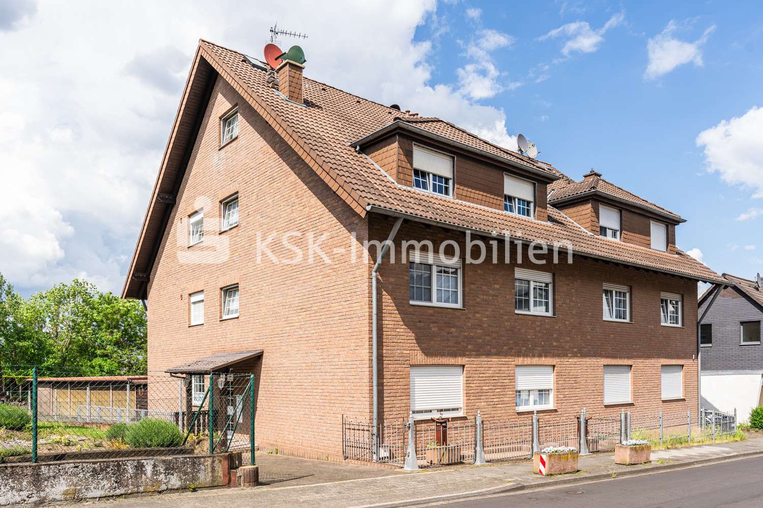 131166 Außenansicht - Etagenwohnung in 50321 Brühl mit 92m² kaufen