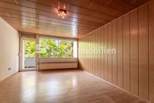 132391 Wohnzimmer  - Erdgeschosswohnung in 50169 Kerpen mit 72m² kaufen