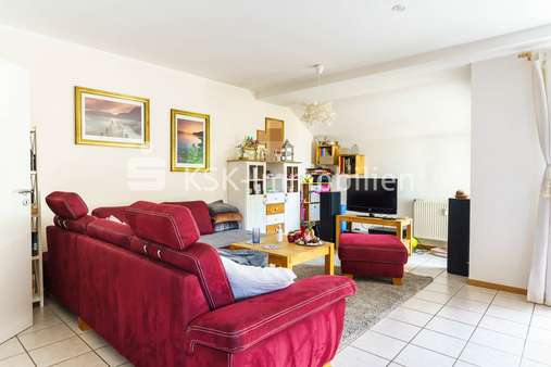 132039 Wohnzimmer Apartment - Maisonette-Wohnung in 53773 Hennef mit 91m² kaufen