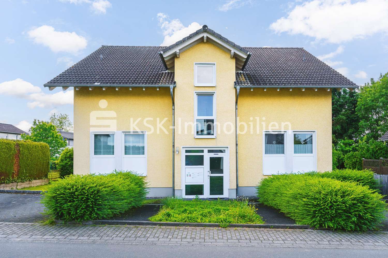 132039 Außenansicht  - Maisonette-Wohnung in 53773 Hennef mit 91m² kaufen