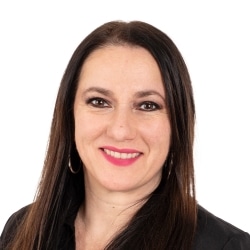 Frau Helena Razov