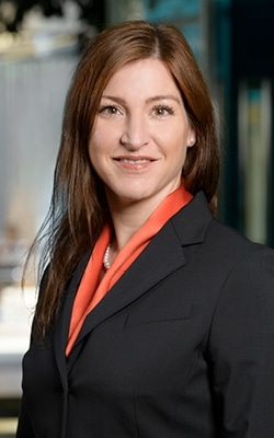 Frau Stefanie Maurer