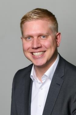 Herr Mark Schneider