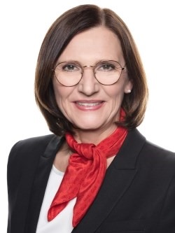 Frau Tanja Deppe