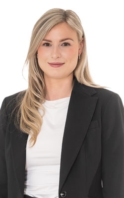 Frau Theresa Schwarz