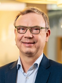 Herr Frank Weidenbach