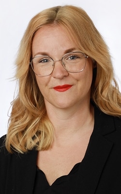 Frau Juliane Münch