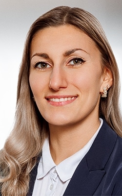 Frau Martina Lenic