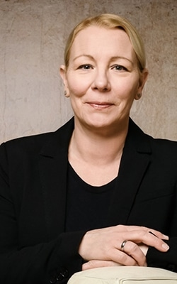 Frau Katrin Larocca