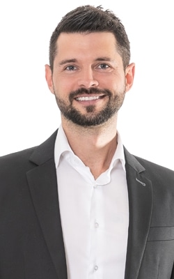 Herr Christopher Korus