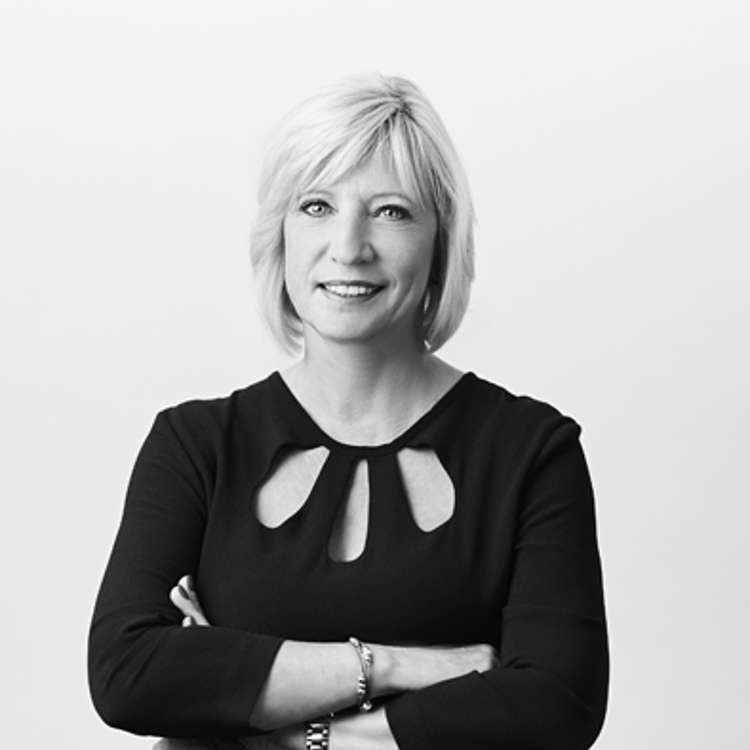 Frau Daniela Soult