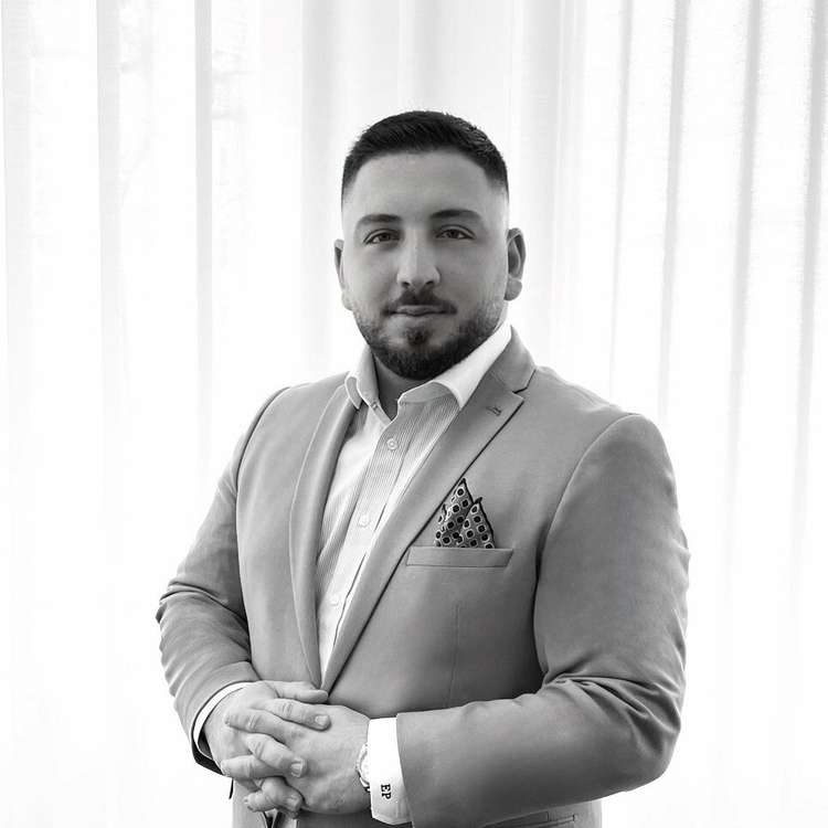 Herr Erdem Pinarcik