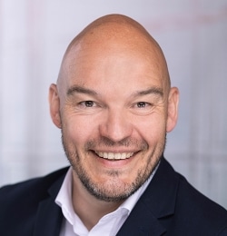 Herr Christian Hechler