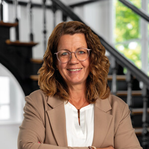 Frau Stefanie Thielemeyer