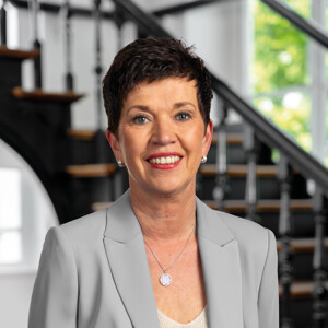 Frau Petra Kotzian