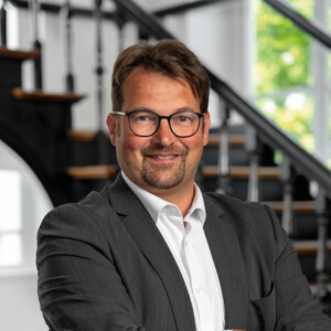 Herr Olaf Glade