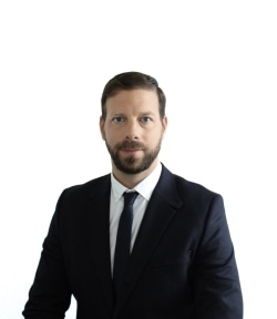 Herr Mauro Hold