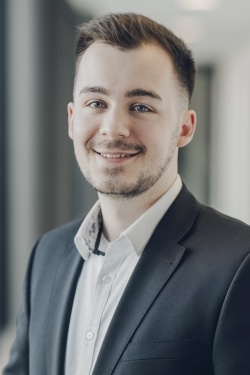 Herr Tim Riechelmann