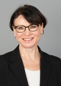 Frau Sylvia Deutschmann
