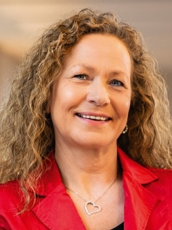 Frau Anett Schulz
