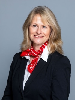 Frau Kathrin Brumma