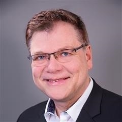 Herr Ralf Bostelmann