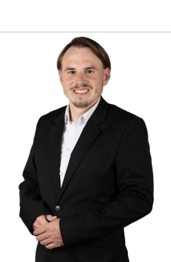 Herr Oliver Kahle