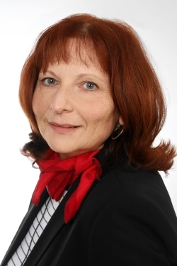 Frau Manuela Wolfram