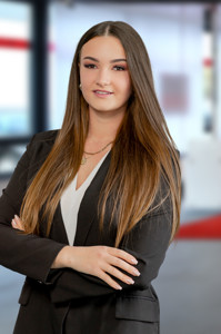 Frau Aylin Rehmet