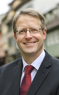 Herr Roland Fessel