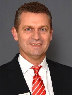 Herr Andreas Hentrich